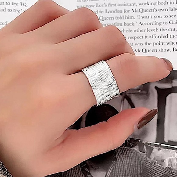 STERLING SILVER PLATED IRREGULAR TEXTURE RING - Picture 1 of 11